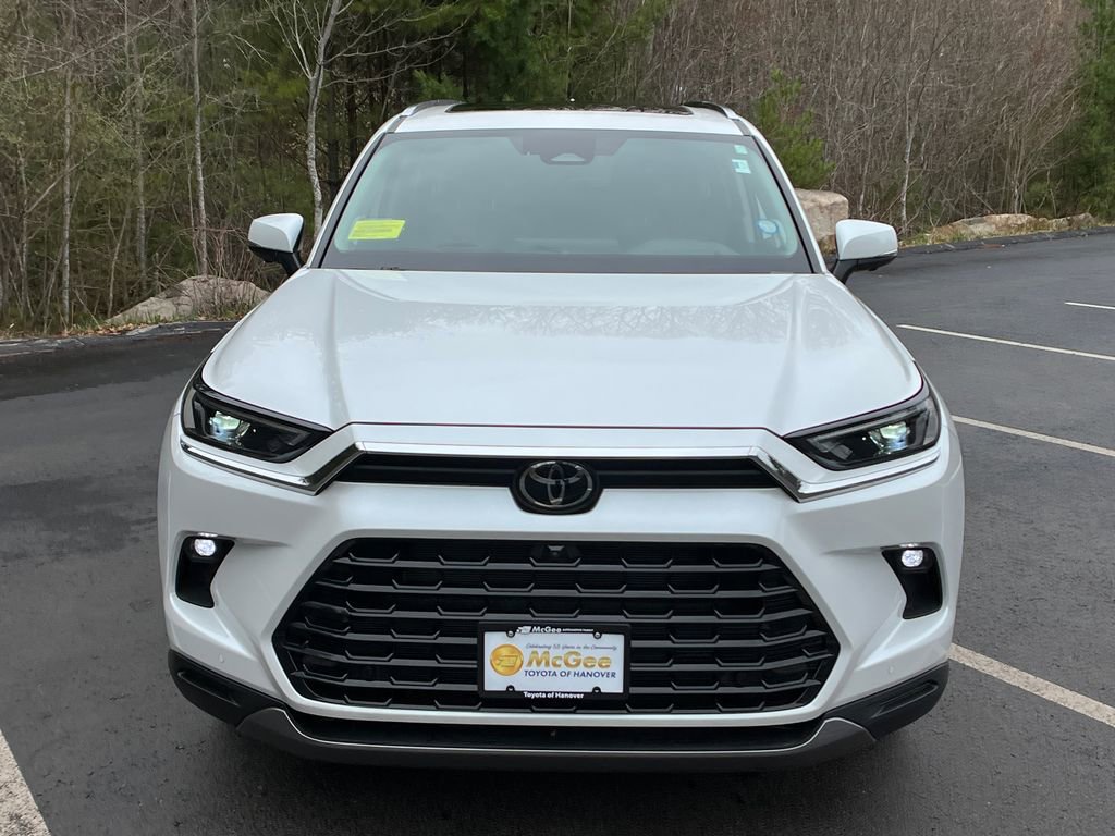 Used 2025 Toyota Grand Highlander AWD image 8