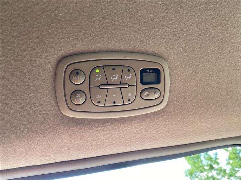 Used 2009 Toyota Sienna AWD image 12