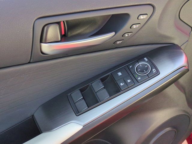 Used 2025 Lexus IS 500 image 15