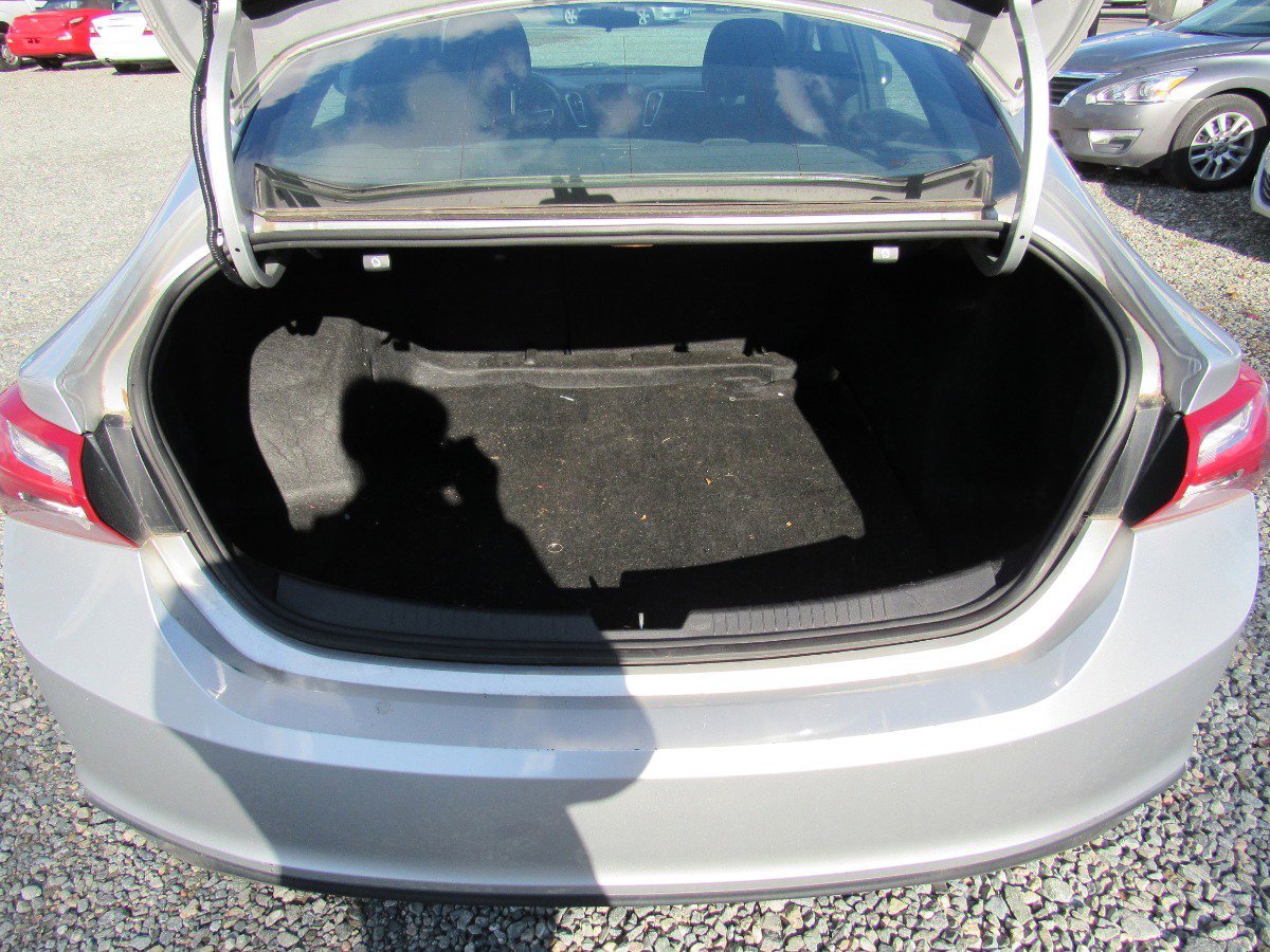 Used 2020 Chevrolet Malibu LT image 9