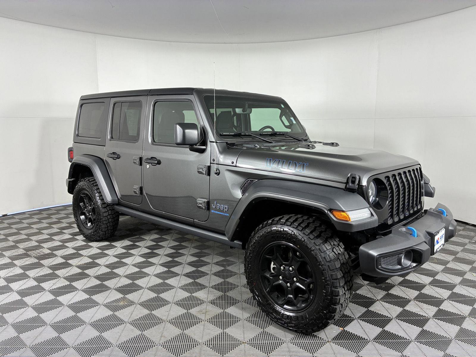Used 2023 Jeep Wrangler Unlimited w/ Cold Weather Group AWD/4WD image 5