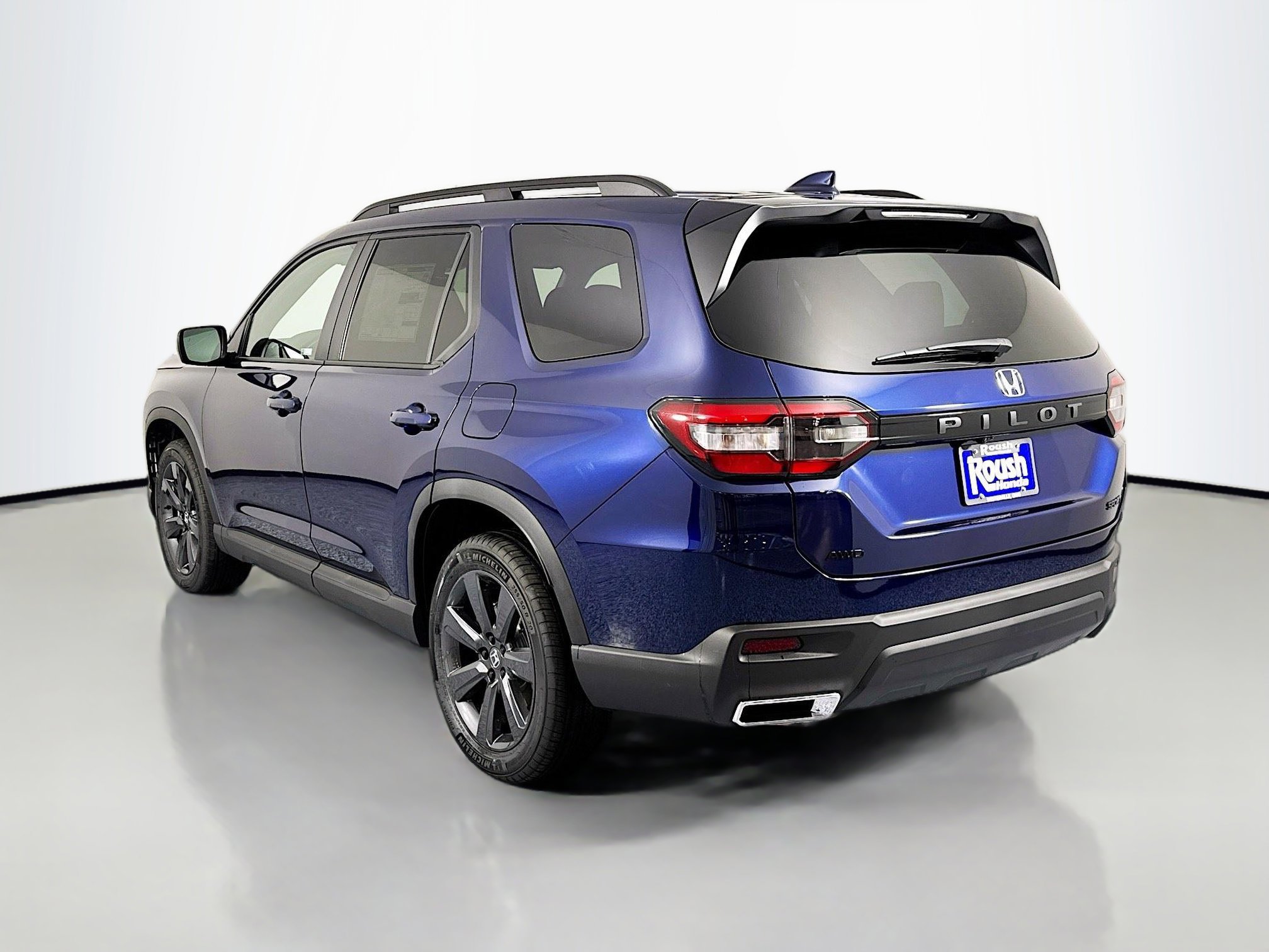 New 2025 Honda Pilot Sport image 7