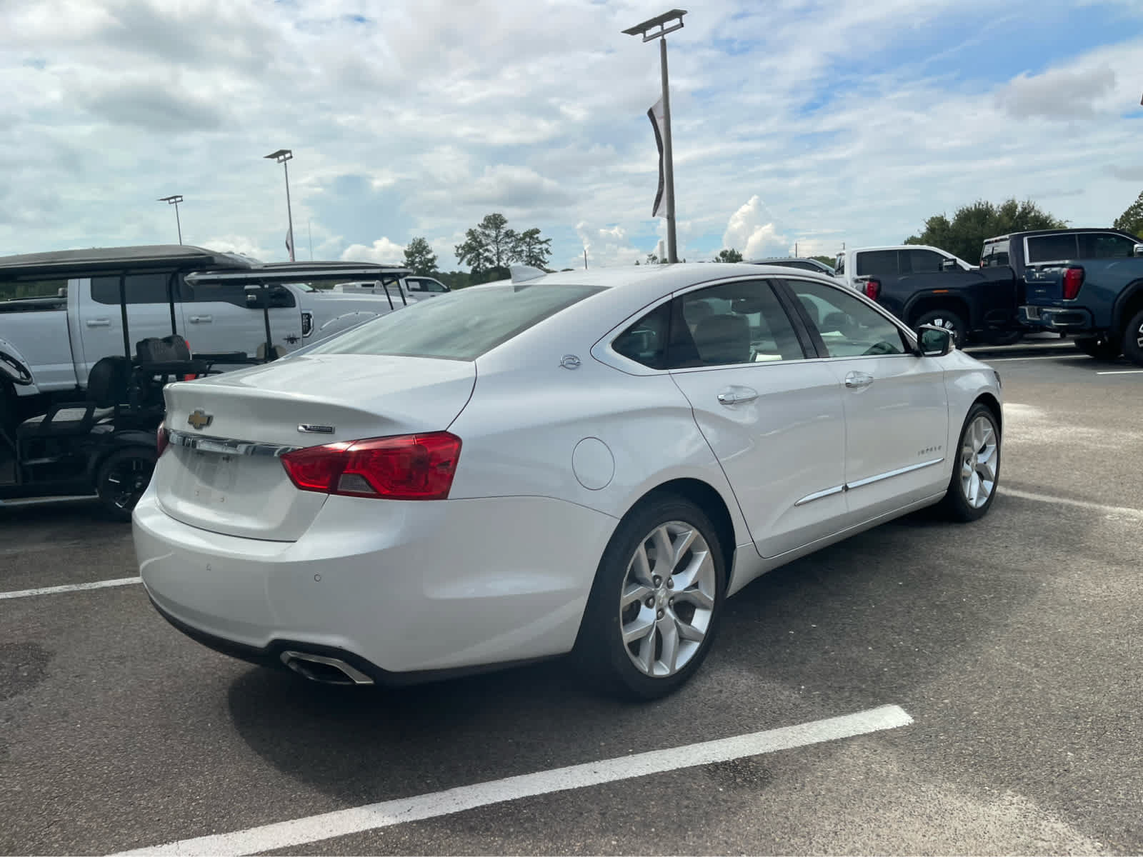 Used 2017 Chevrolet Impala Premier w/ Enhanced Convenience Package FWD image 5