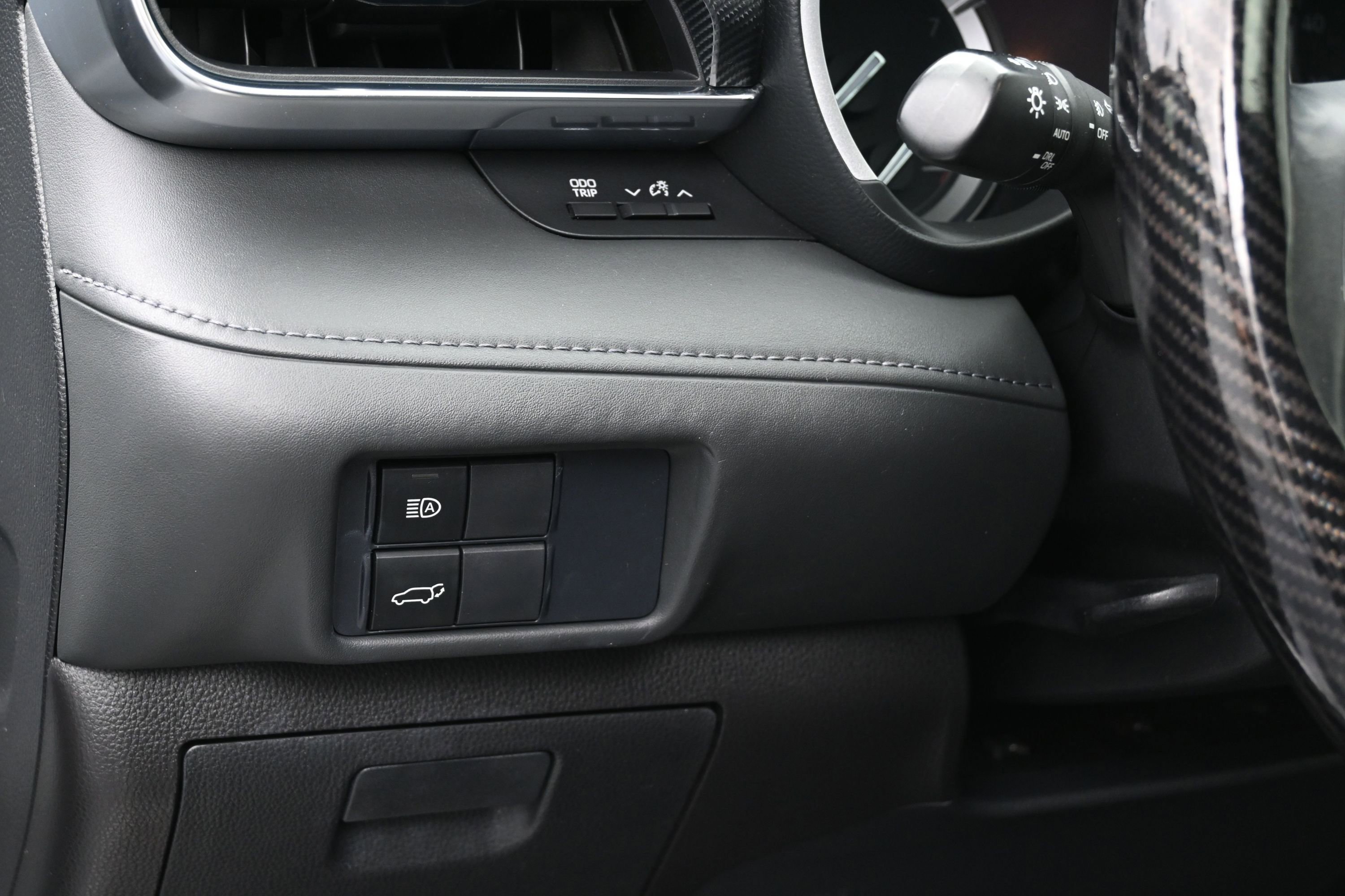 Used 2021 Toyota Highlander XSE FWD image 23