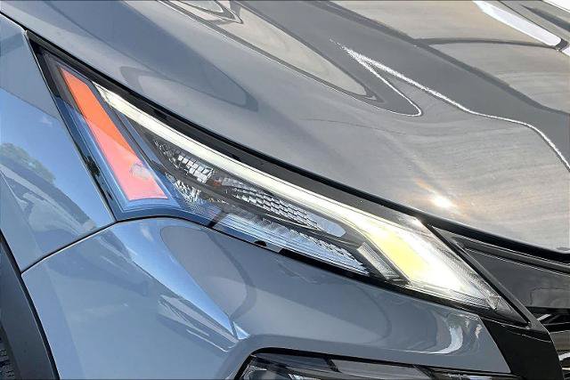 Certified 2025 Nissan Rogue SV AWD/4WD image 27