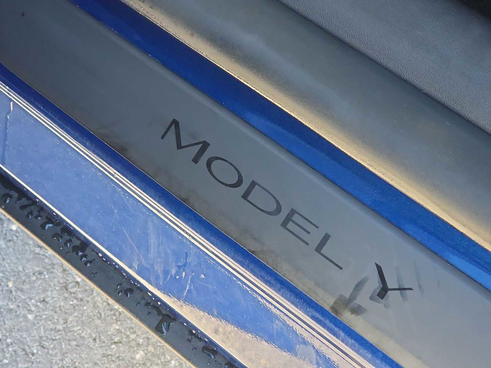 Used 2021 Tesla Model Y Performance image 11