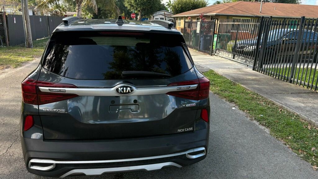 Used 2021 Kia Seltos SX w/ SX Sunroof Package image 5
