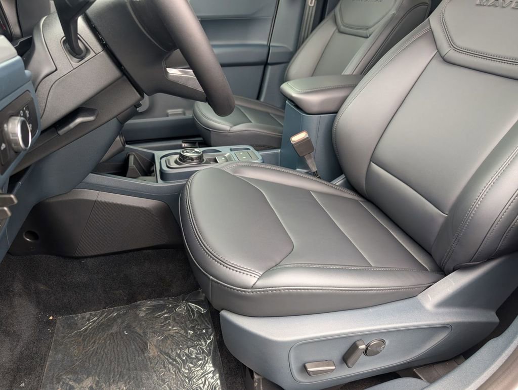 New 2025 Ford Maverick Lariat w/ Black Appearance Package AWD/4WD image 20