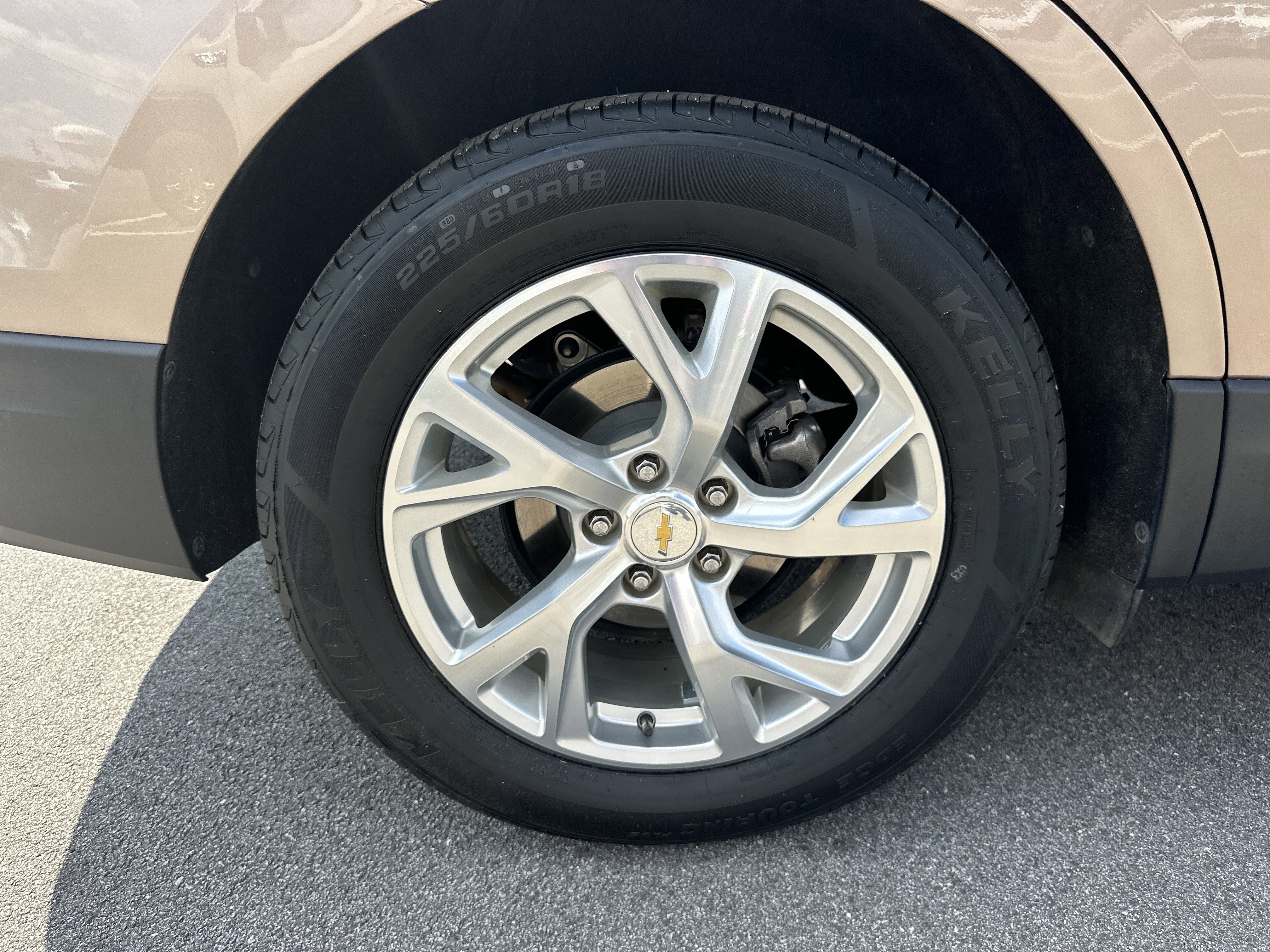 Used 2019 Chevrolet Equinox LT w/ Sun & Navigation Package image 18