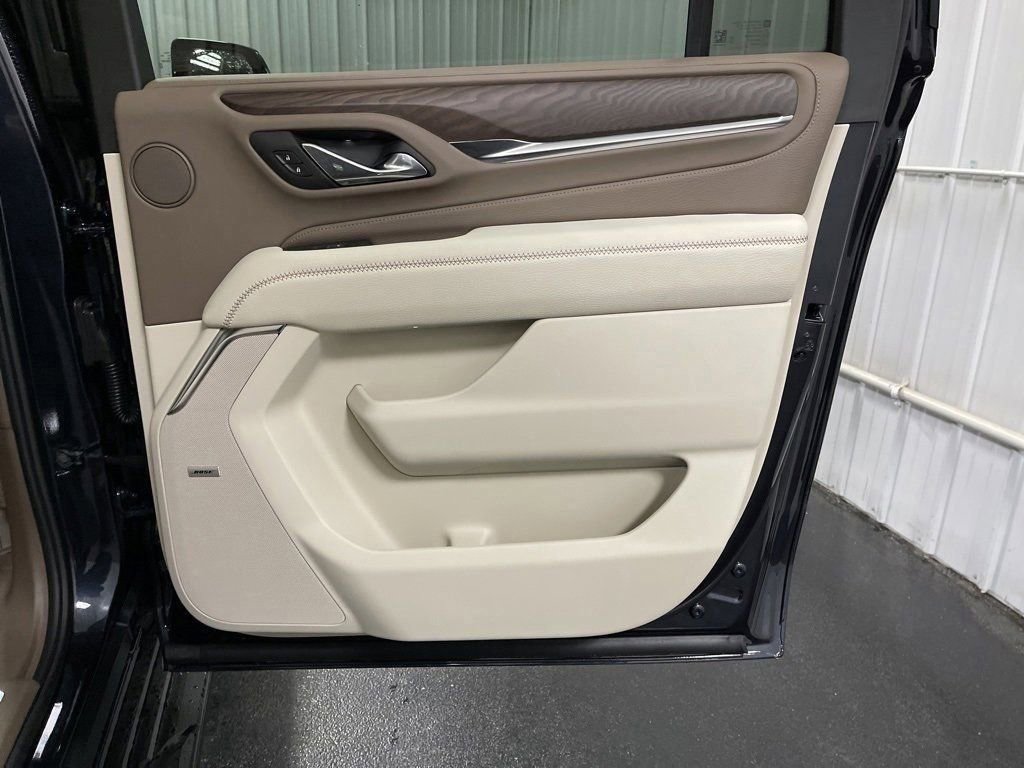 Used 2024 GMC Yukon XL Denali w/ Advanced Technology Package image 32