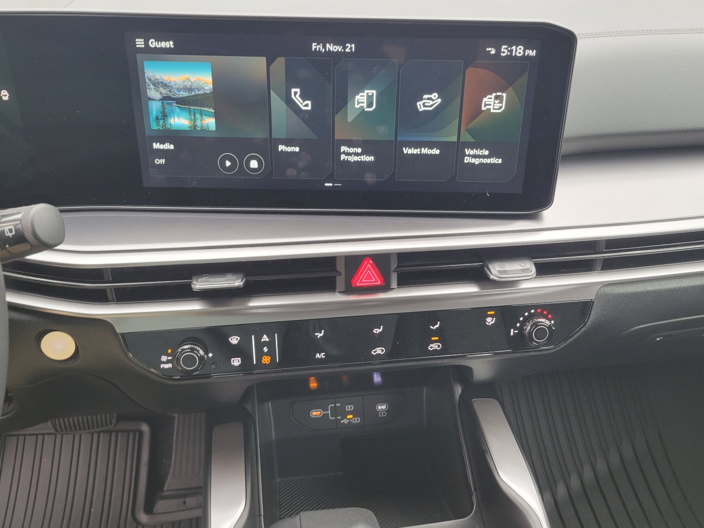 Used 2025 Kia Sorento LX image 25