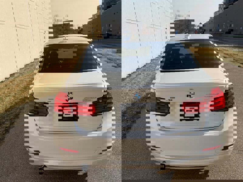 Used 2014 BMW 328d xDrive Sedan image 10