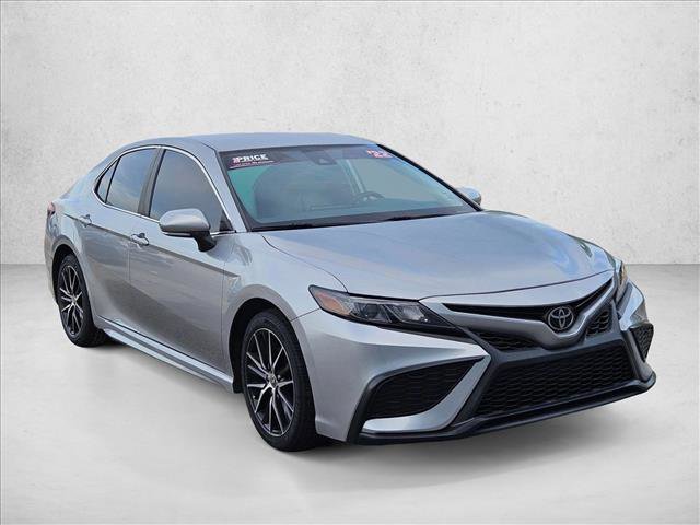 Used 2022 Toyota Camry SE FWD image 3
