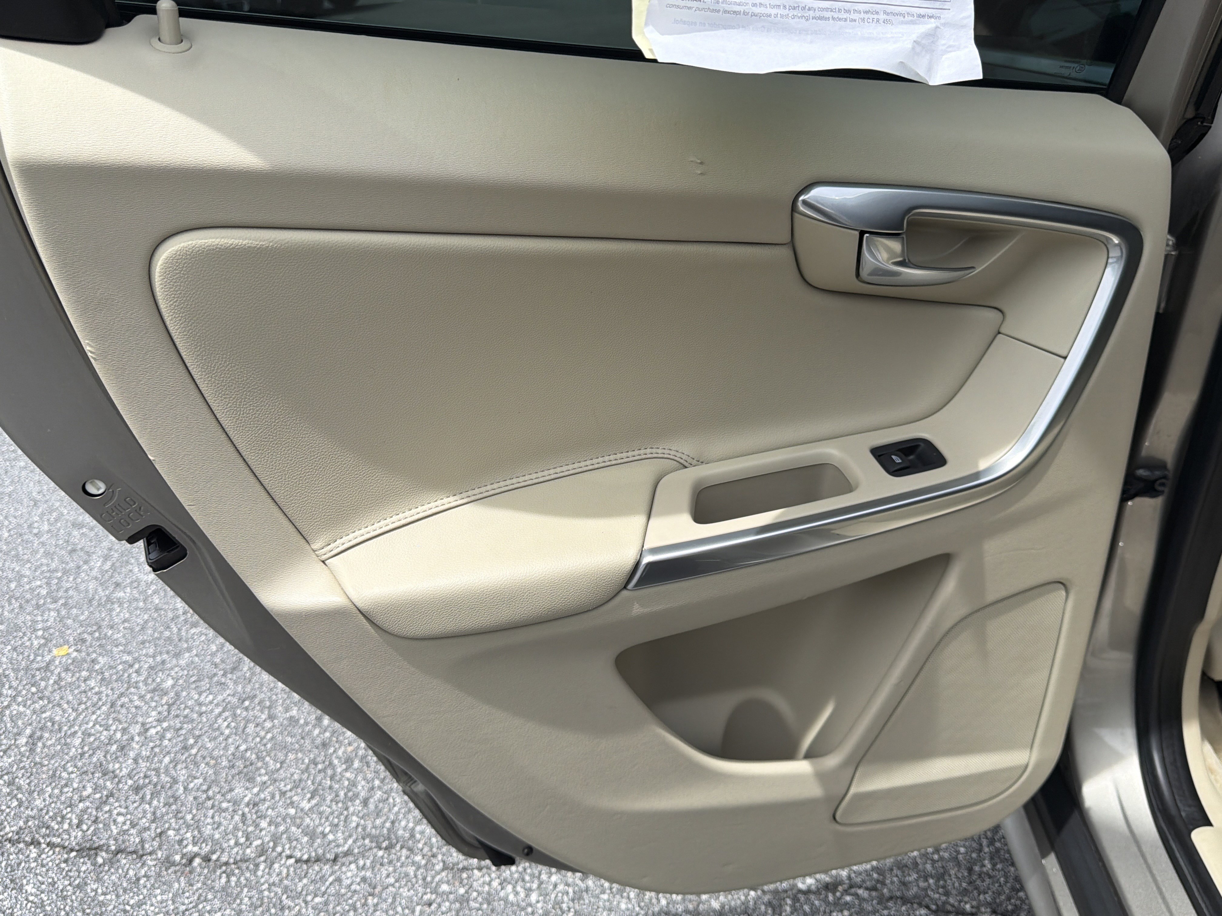 Used 2015 Volvo XC60 T5 Premier w/ Proximity Package FWD image 26