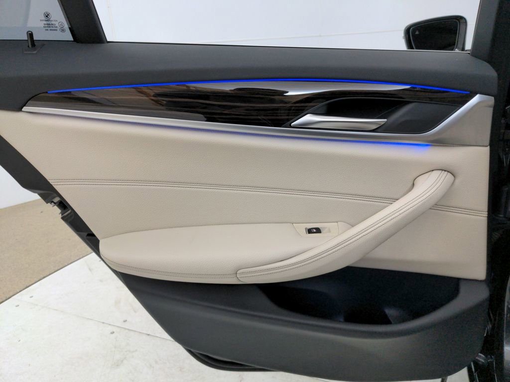 Used 2020 BMW 530e xDrive w/ Convenience Package AWD/4WD image 27