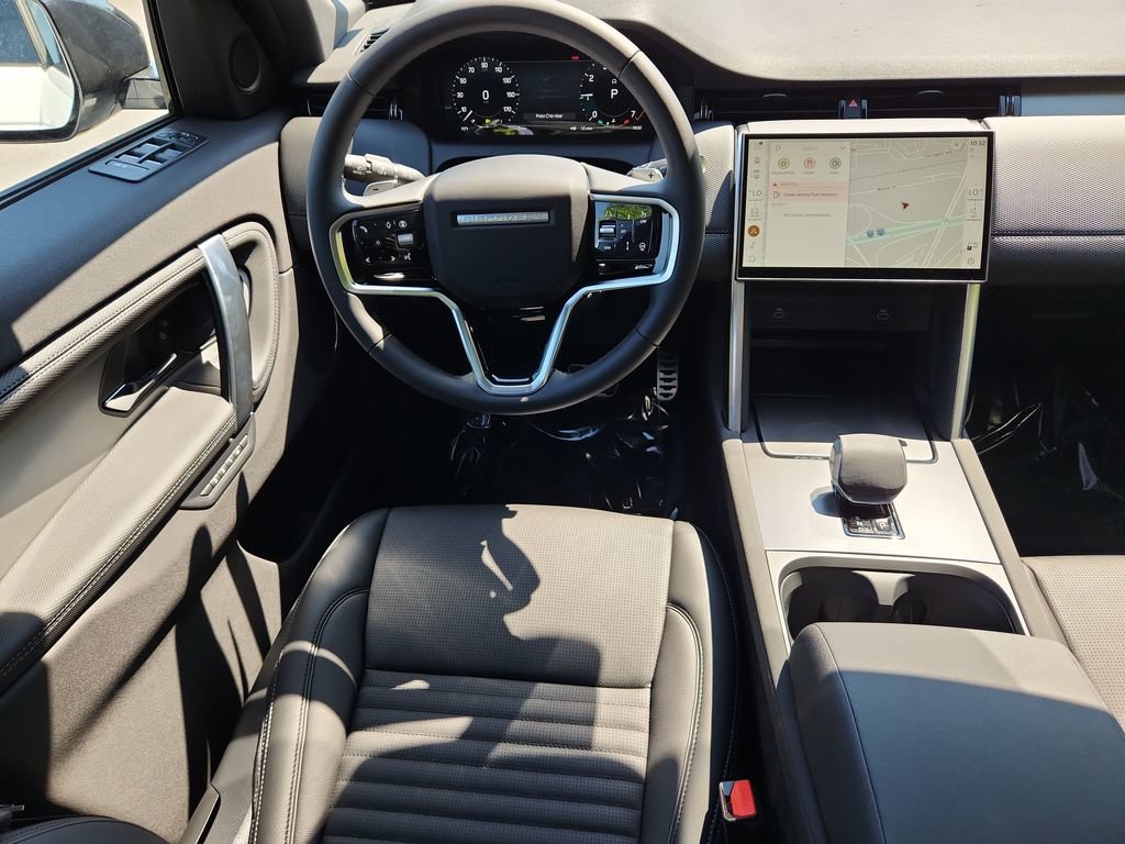 New 2026 Land Rover Discovery Sport Landmark AWD/4WD image 4