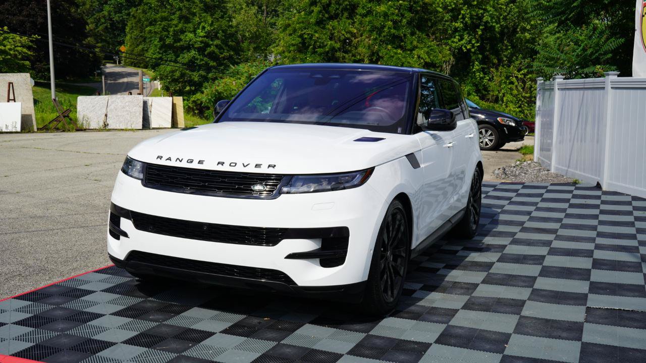 Used 2023 Land Rover Range Rover Sport SE AWD/4WD image 28