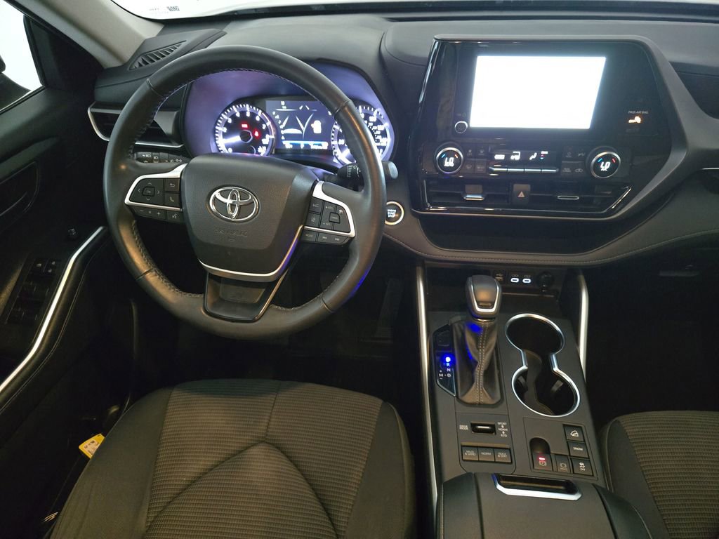 Used 2024 Toyota Highlander LE image 15