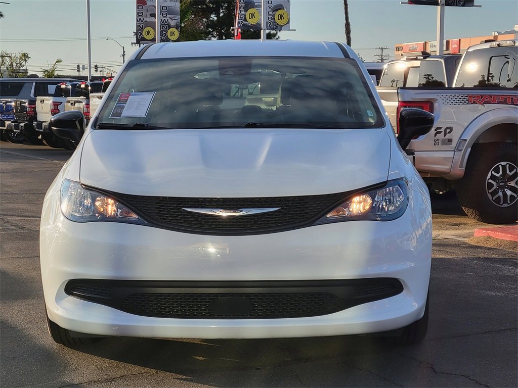Used 2024 Chrysler Voyager LX image 26