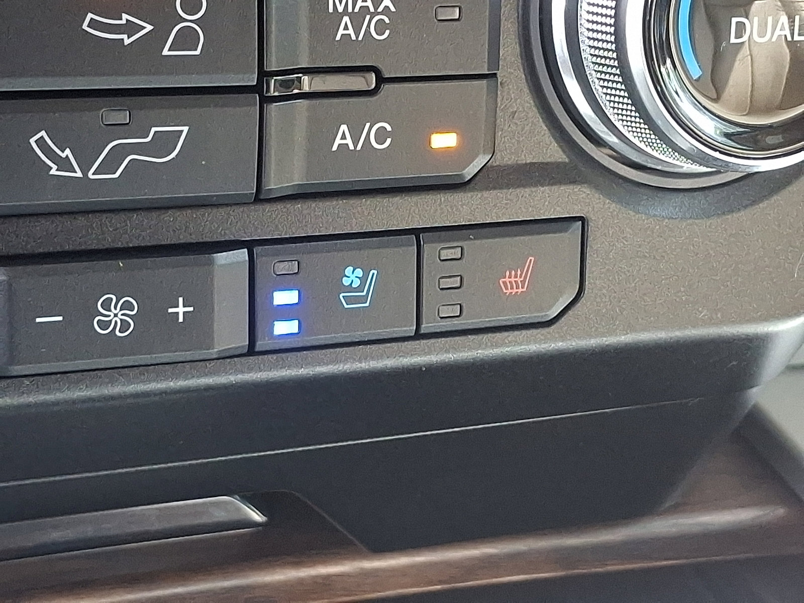 Used 2020 Ford F150 Lariat w/ Equipment Group 502A Luxury image 28