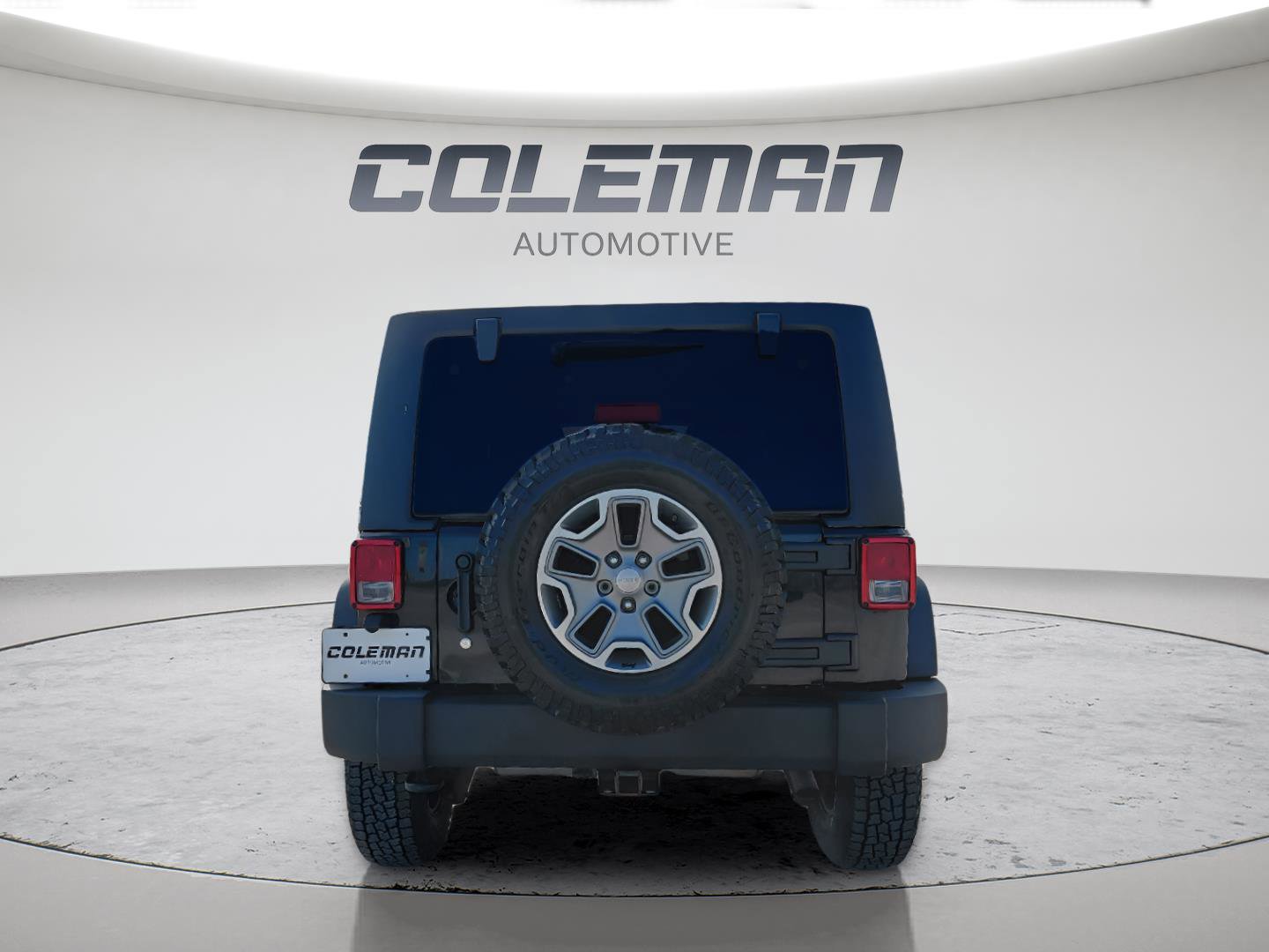 Used 2015 Jeep Wrangler Unlimited Rubicon w/ Connectivity Group image 4