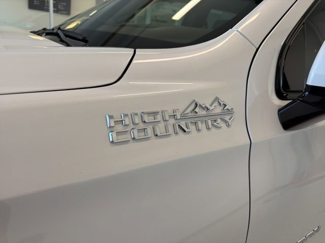 Used 2024 Chevrolet Suburban High Country w/ Advanced Technology Package image 14