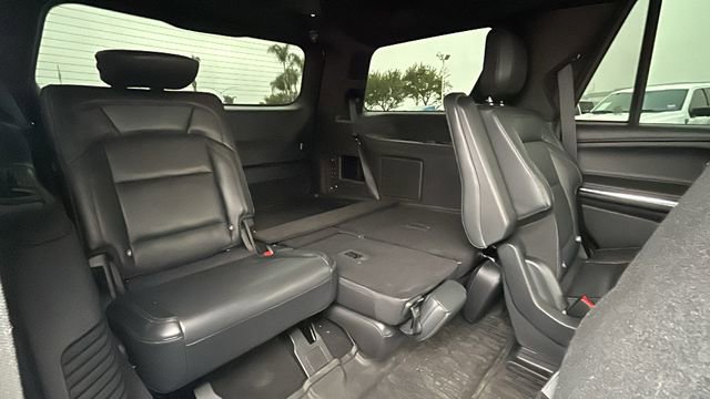 Used 2025 Lincoln Navigator Reserve w/ Jet Appearance Package image 14