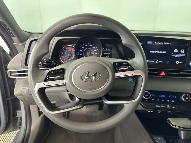 Used 2022 Hyundai Elantra SEL w/ Preferred Accessory Package FWD image 14