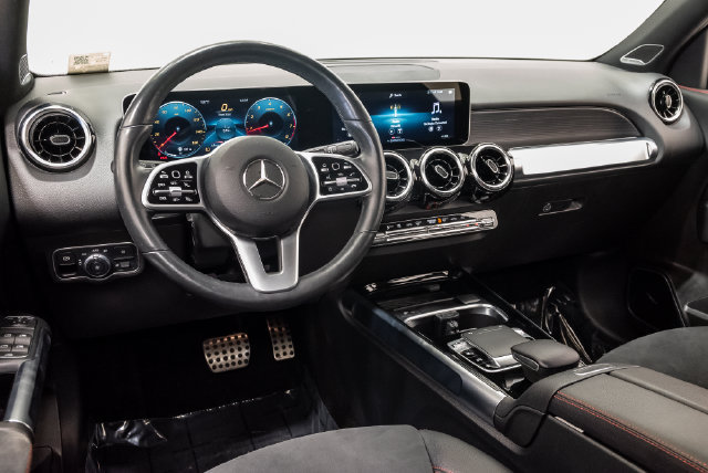 Used 2020 Mercedes-Benz GLB 250 4MATIC image 6