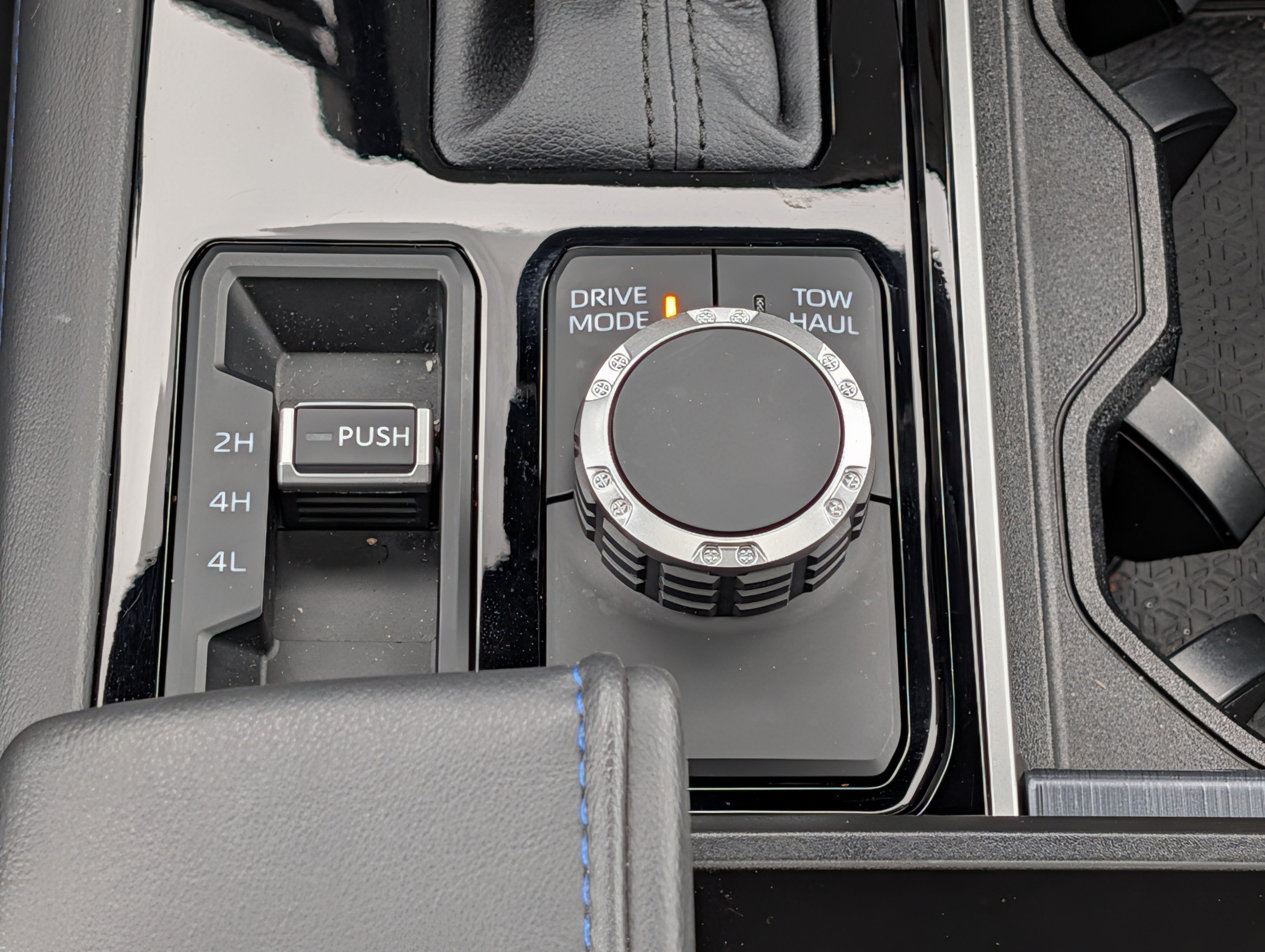 Used 2024 Toyota Tundra Platinum AWD/4WD image 25