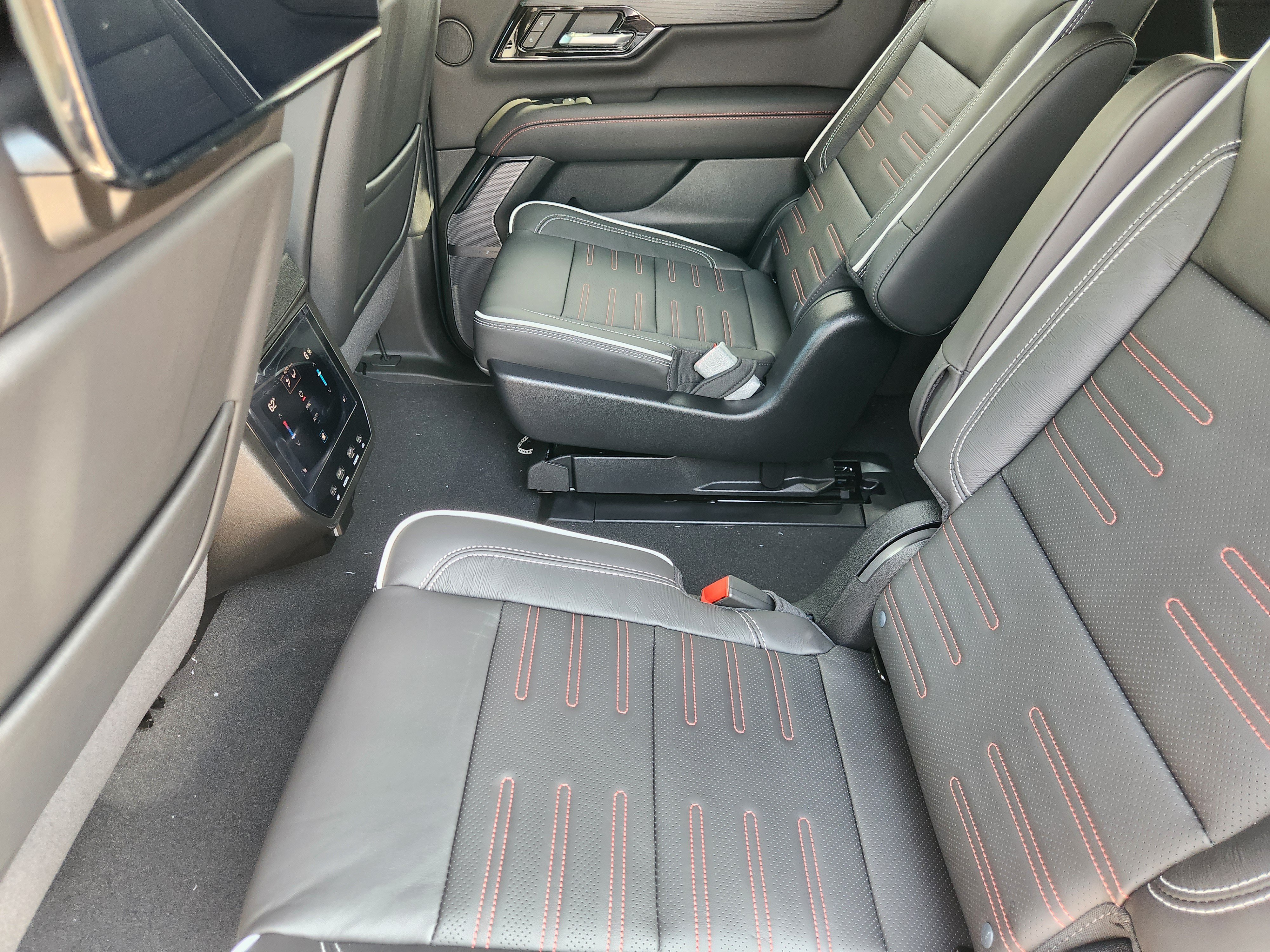 New 2027 GMC Yukon AT4 Ultimate AWD/4WD image 21