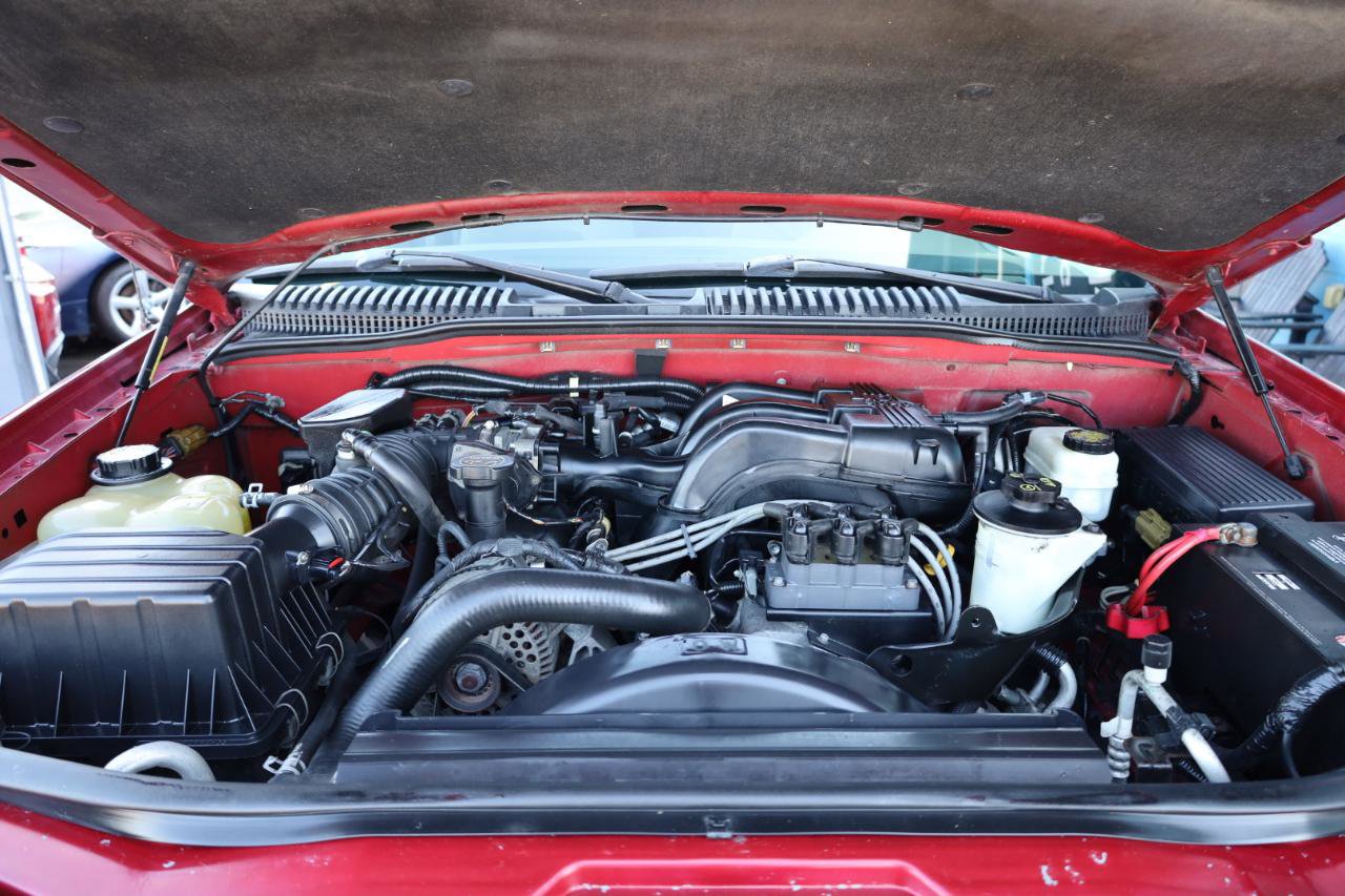 Used 2005 Ford Explorer XLT AWD/4WD image 17