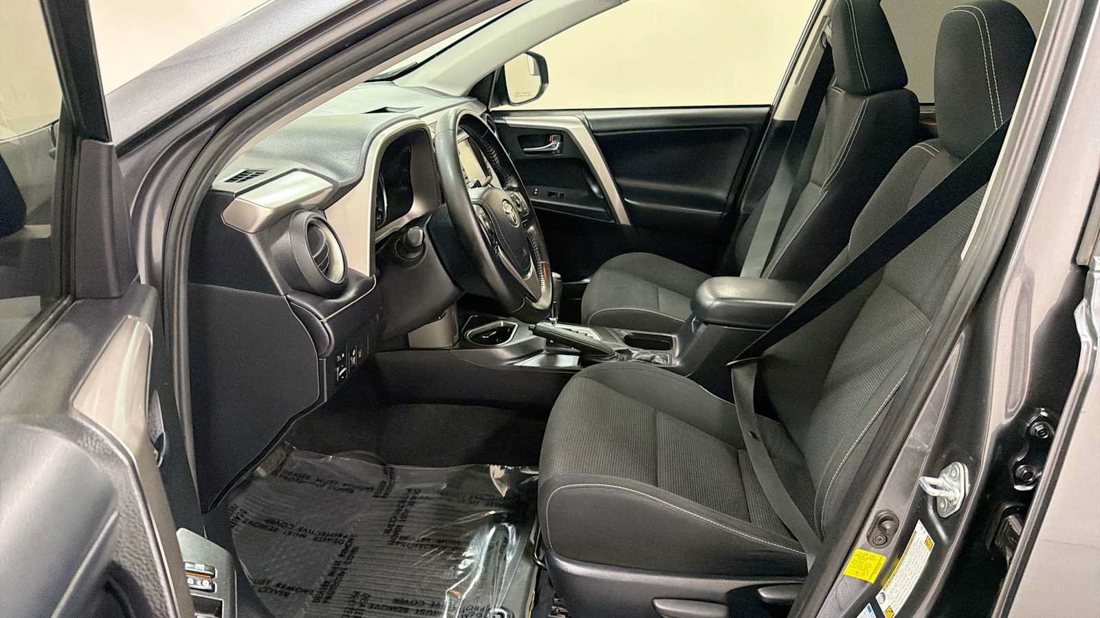 Certified 2018 Toyota RAV4 XLE w/ Carpet Mat Package AWD/4WD image 13