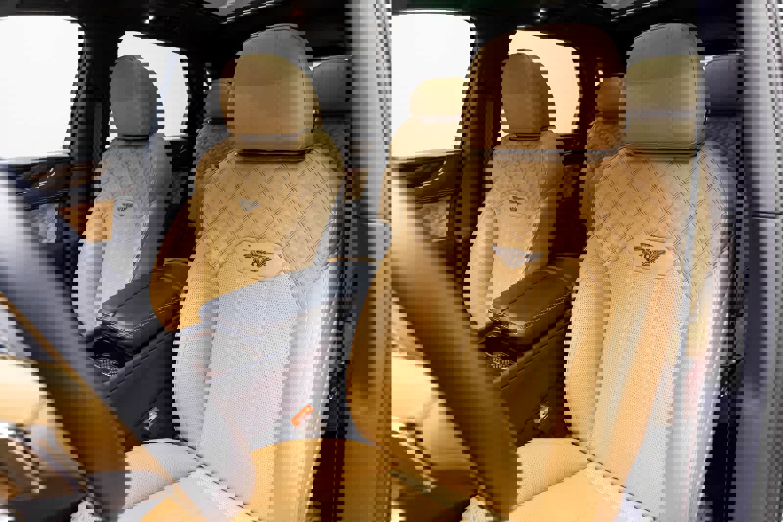 Used 2021 Bentley Bentayga image 11