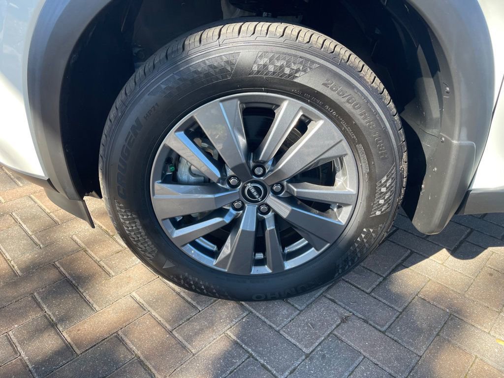 Used 2024 Nissan Pathfinder SV image 10