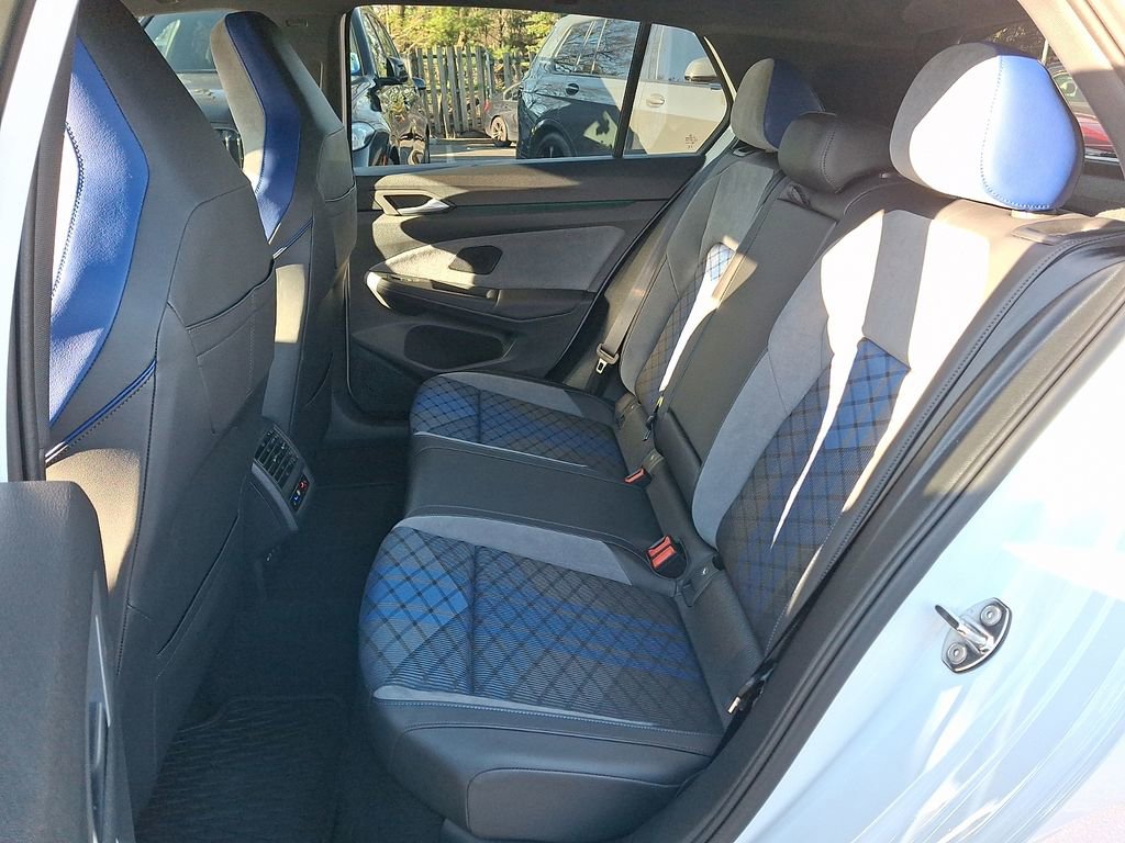 Used 2025 Volkswagen Golf R Black Edition image 8