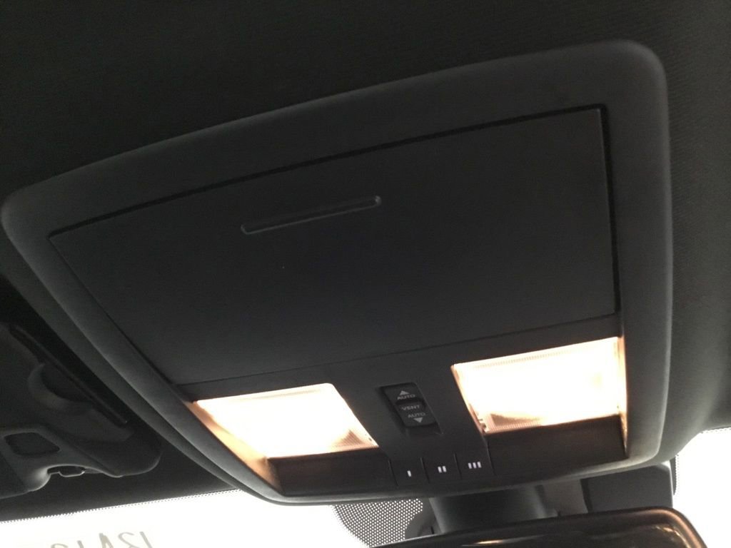 Used 2023 Dodge Challenger R/T w/ Blacktop Package image 30