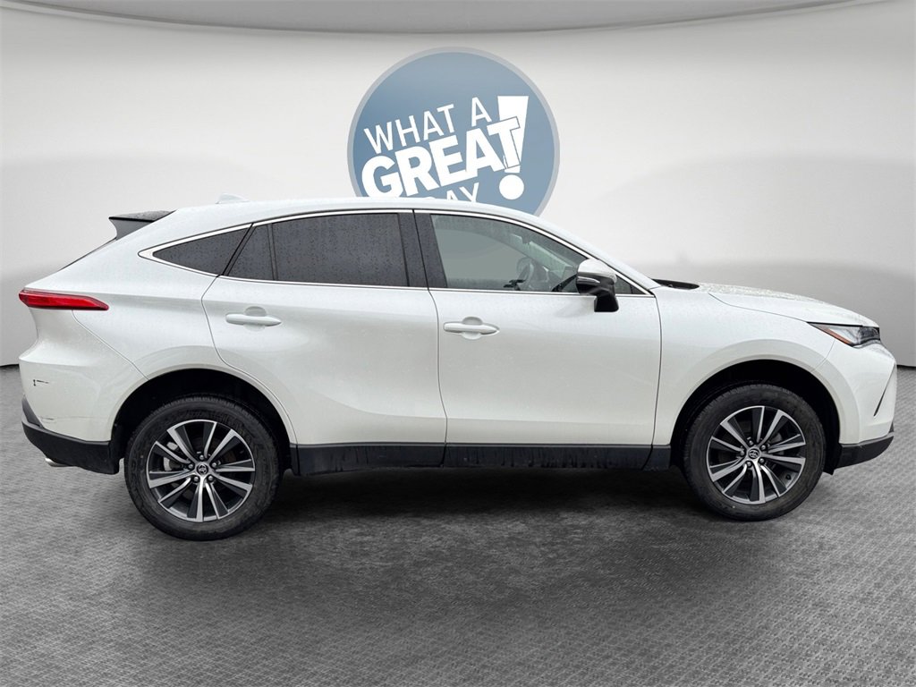 Used 2023 Toyota Venza LE image 10