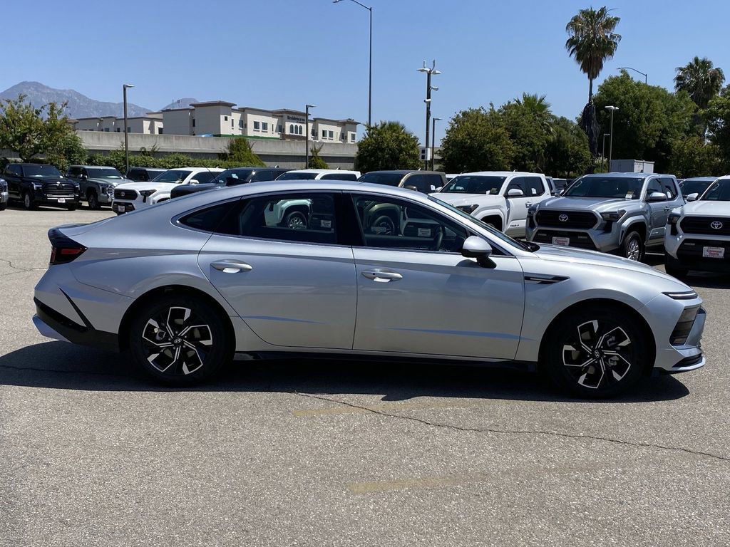 Used 2025 Hyundai Sonata SEL FWD image 43