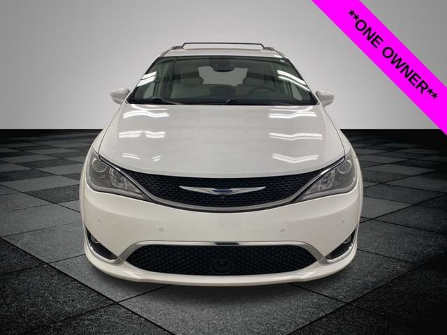 Used 2018 Chrysler Pacifica Touring-L Plus w/ Advanced Safetytec Group image 2