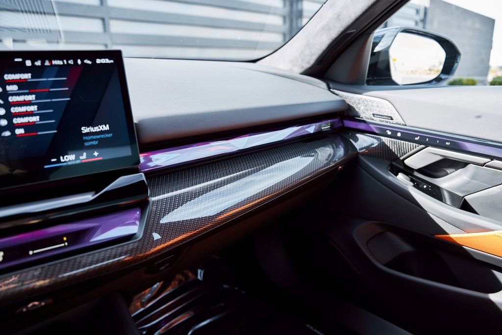 Used 2026 BMW M5 w/ Executive Package image 89