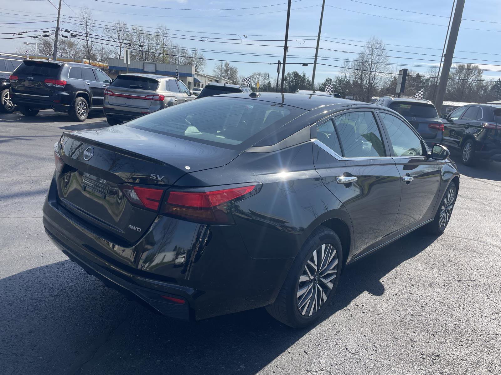 Used 2024 Nissan Altima 2.5 SV image 4