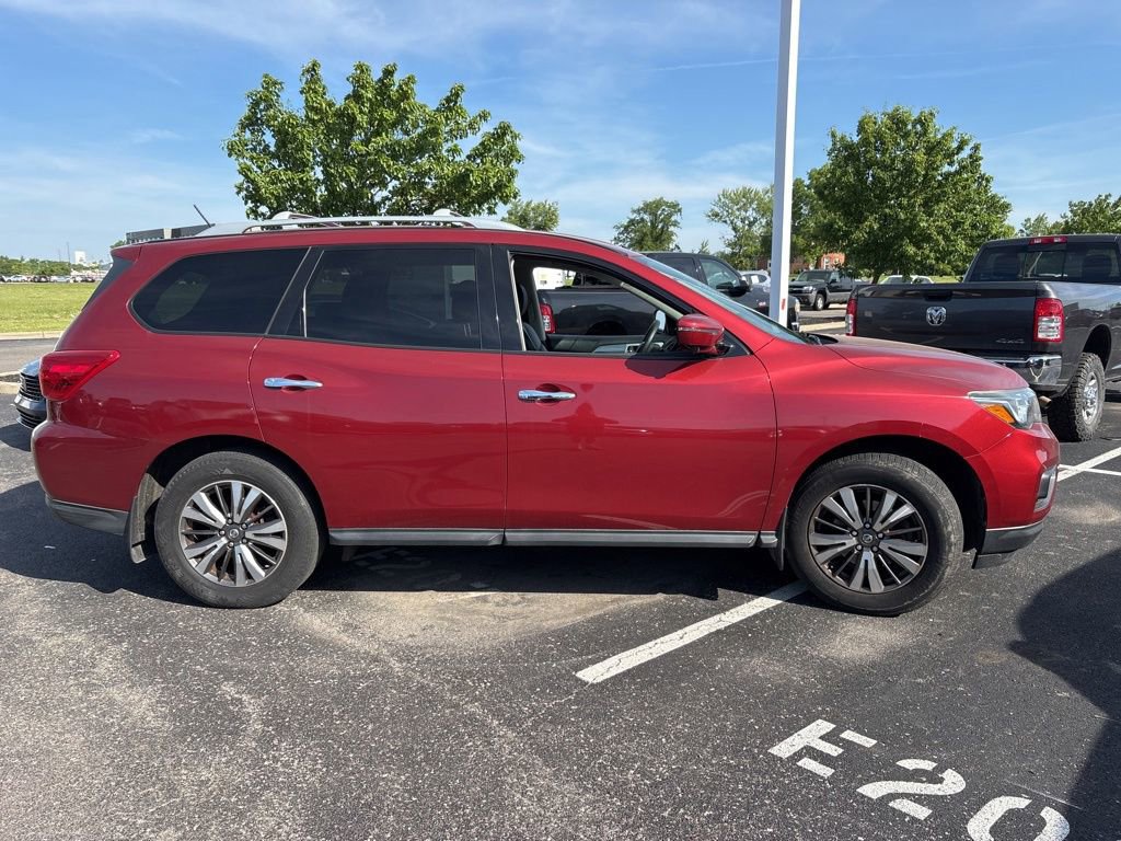 Used 2017 Nissan Pathfinder SL w/ Cargo Package AWD/4WD image 11