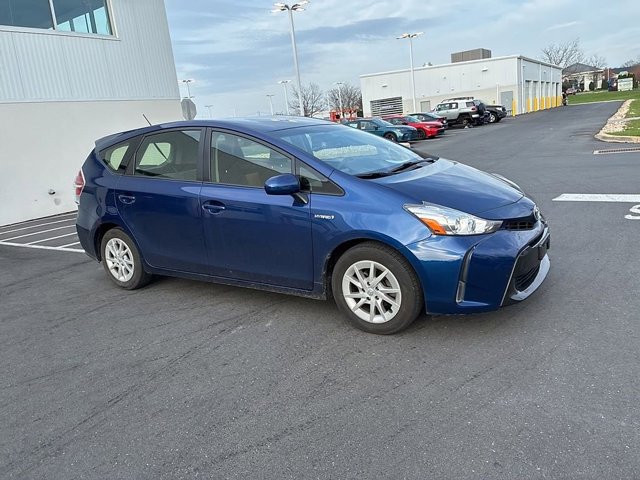 Used 2016 Toyota Prius V Three image 3