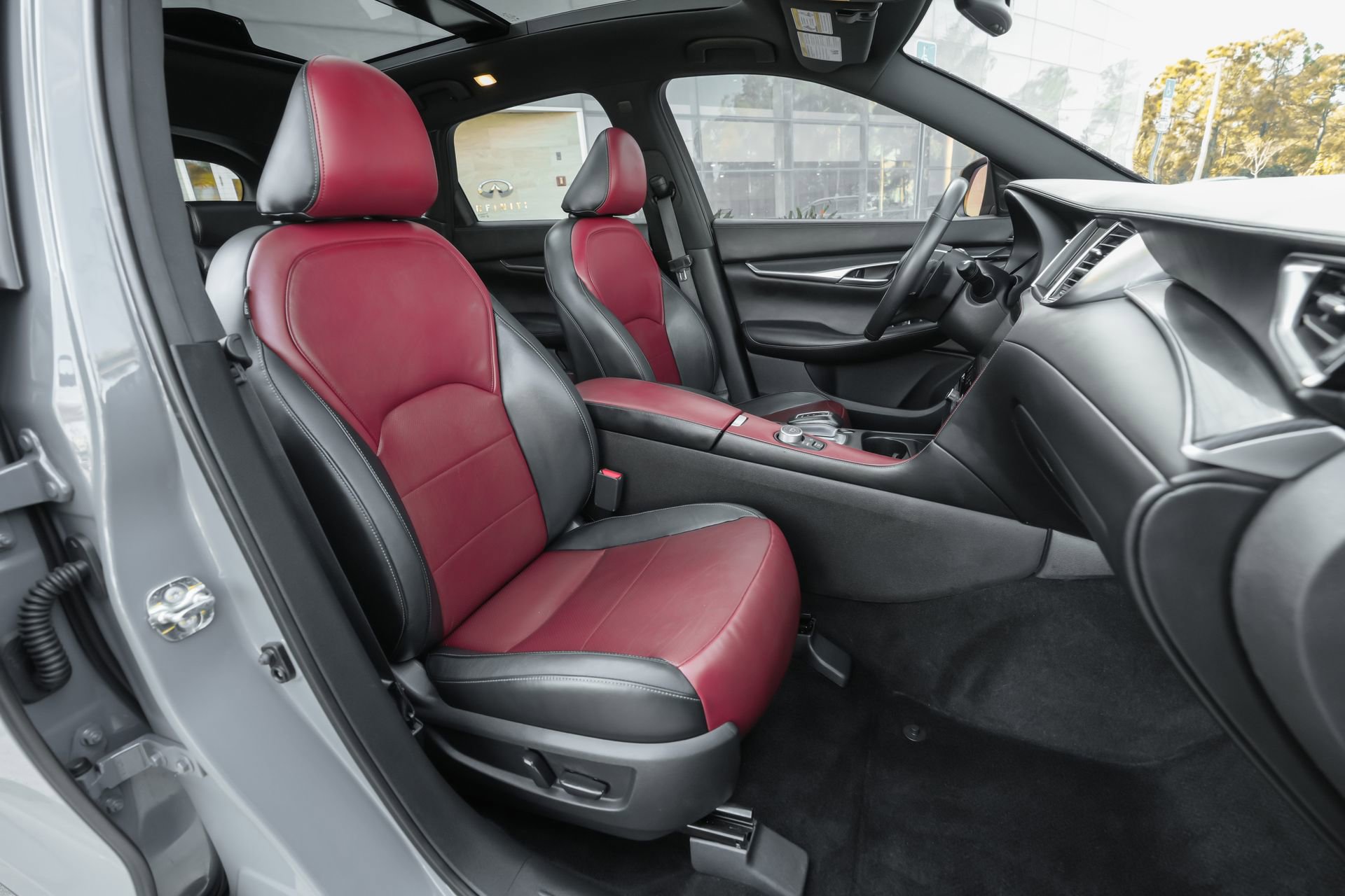 Used 2023 INFINITI QX50 Sport image 39