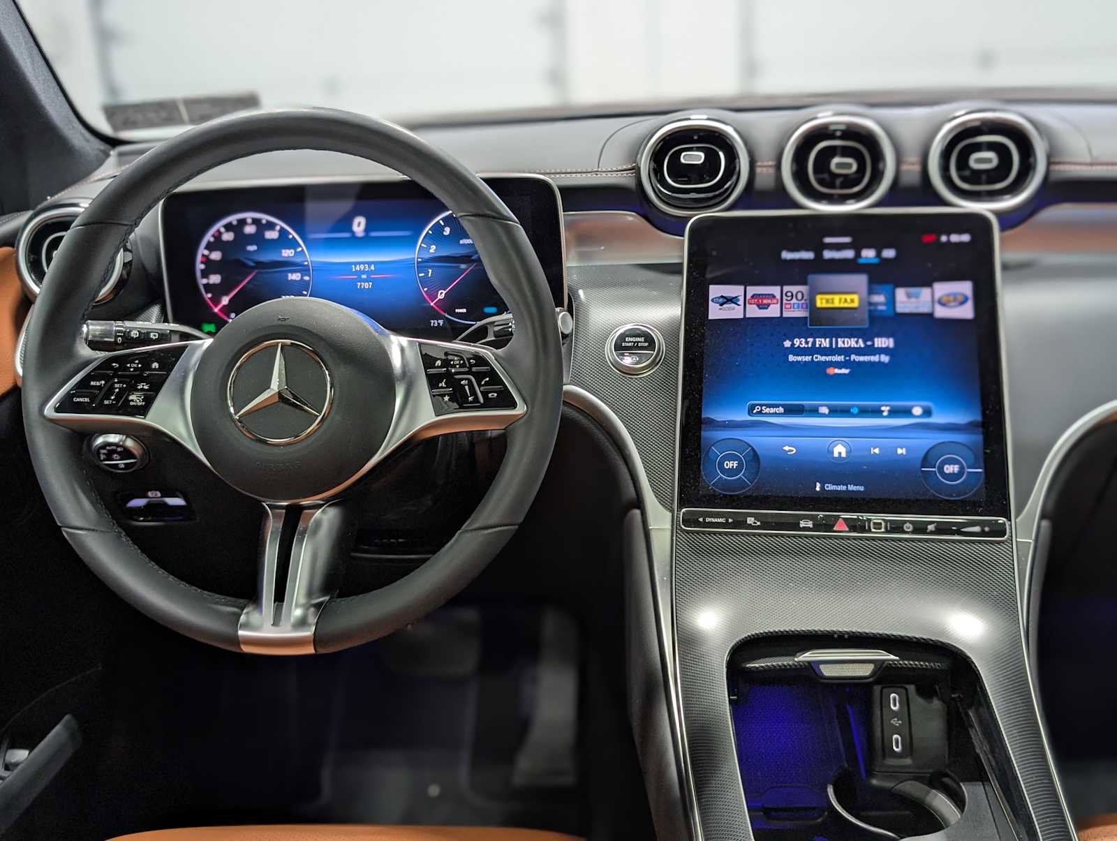 Certified 2025 Mercedes-Benz GLC 300 4MATIC image 5