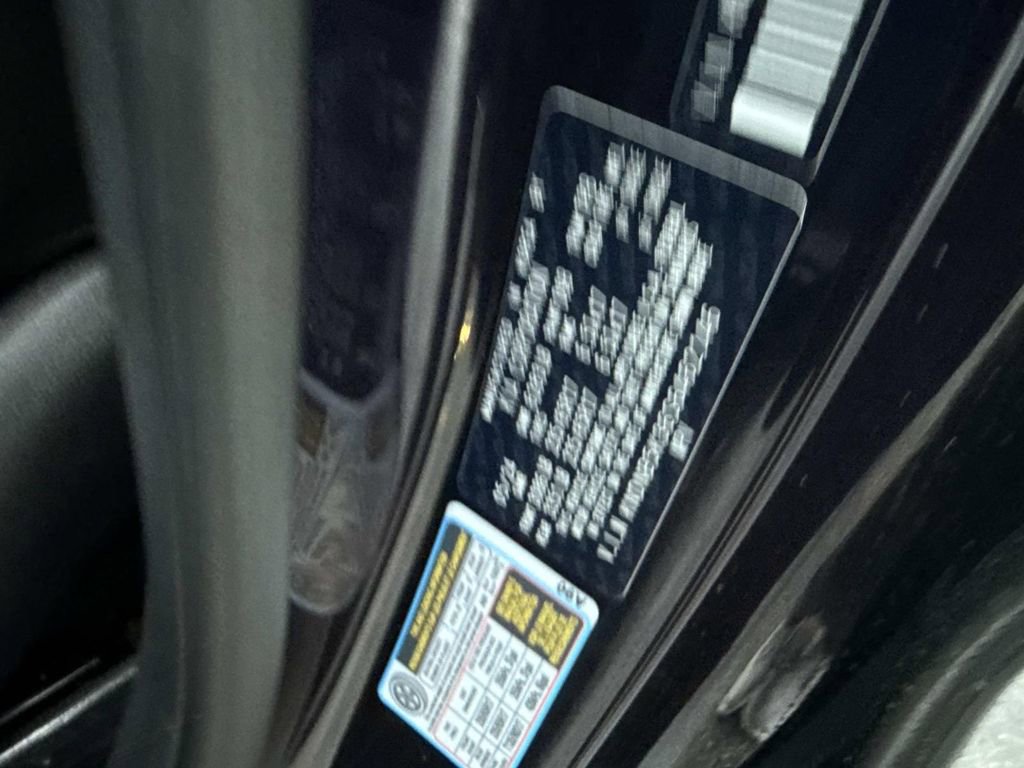 Used 2025 Kia Carnival image 19