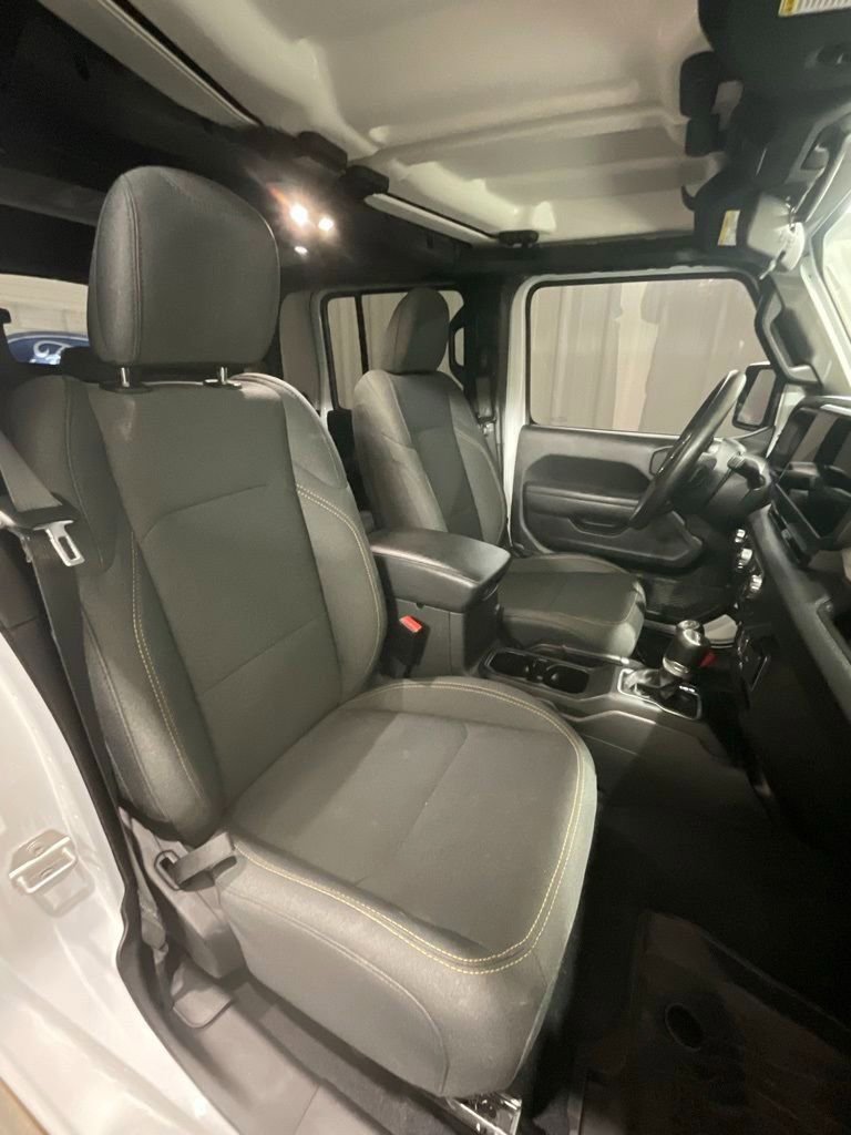 Used 2024 Jeep Gladiator Sport AWD/4WD image 19