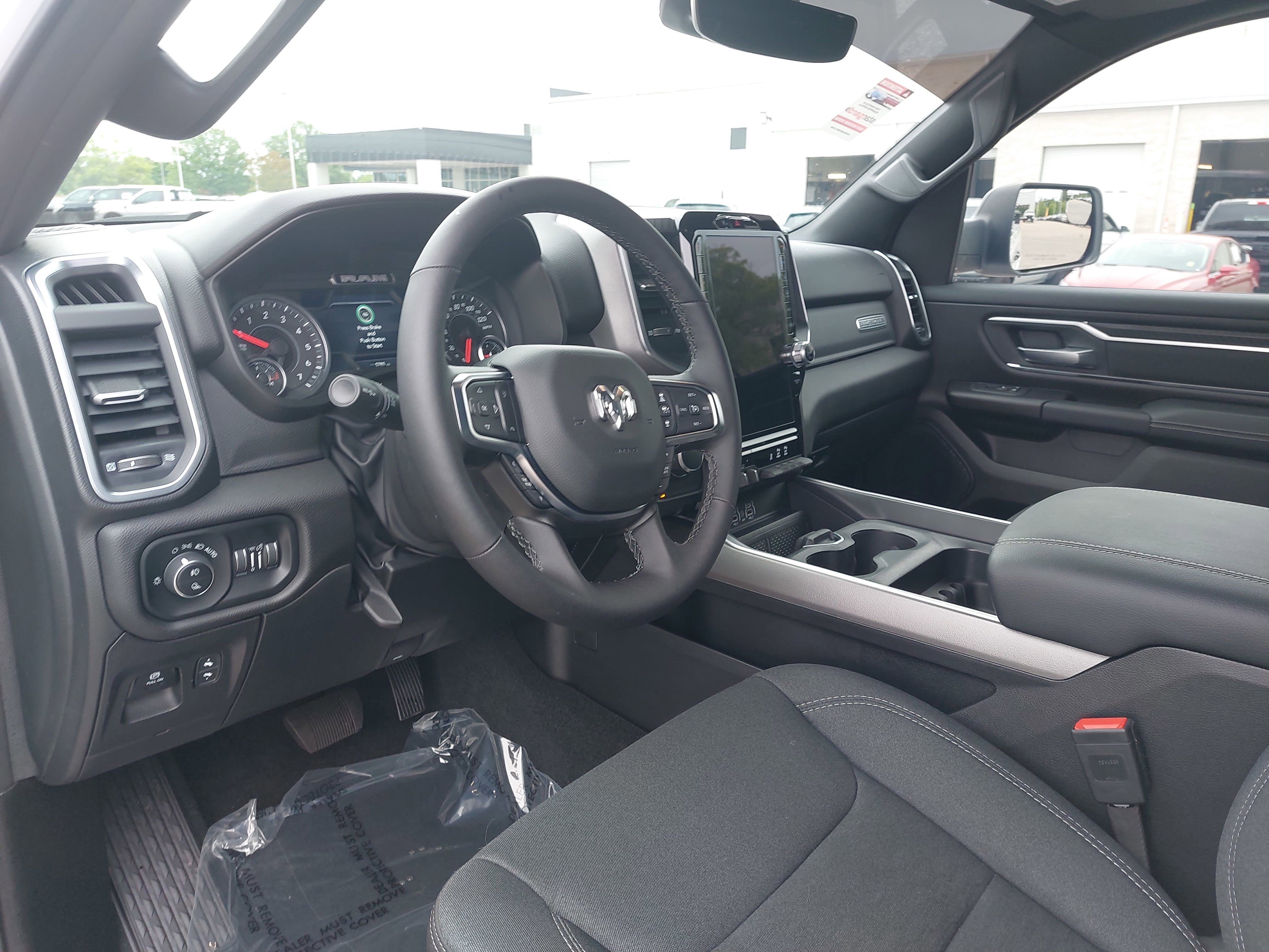 Used 2025 RAM 1500 Big Horn AWD/4WD image 17