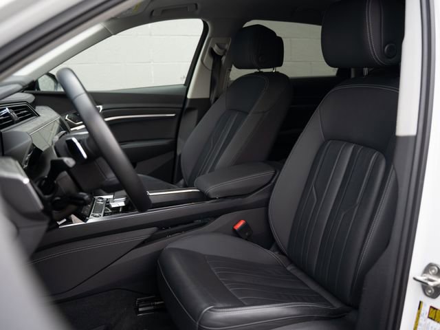 Used 2022 Audi e-tron Premium w/ Convenience Plus Package image 5